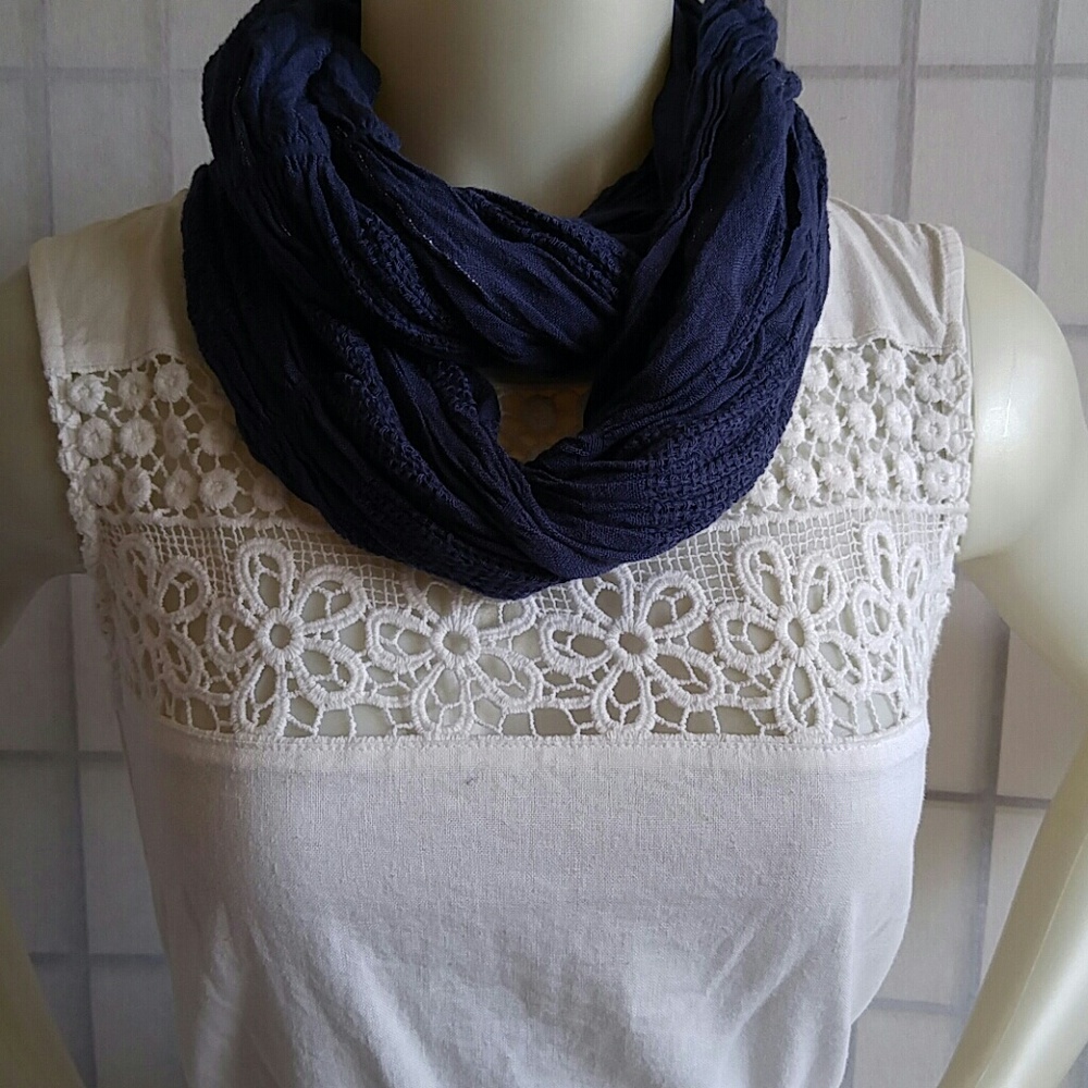Scarf - Picture 3 of 8